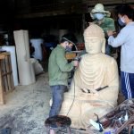 Điêu khắc tượng gỗ bằng tay giá nửa tỷ ở Sài Gòn